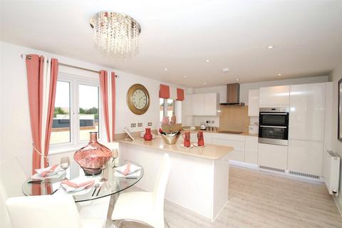 2 bedroom bungalow for sale, Roe Close, South Molton, Devon, EX36
