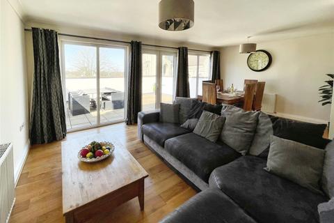 2 bedroom apartment for sale, High Street, Epping, Essex, CM16