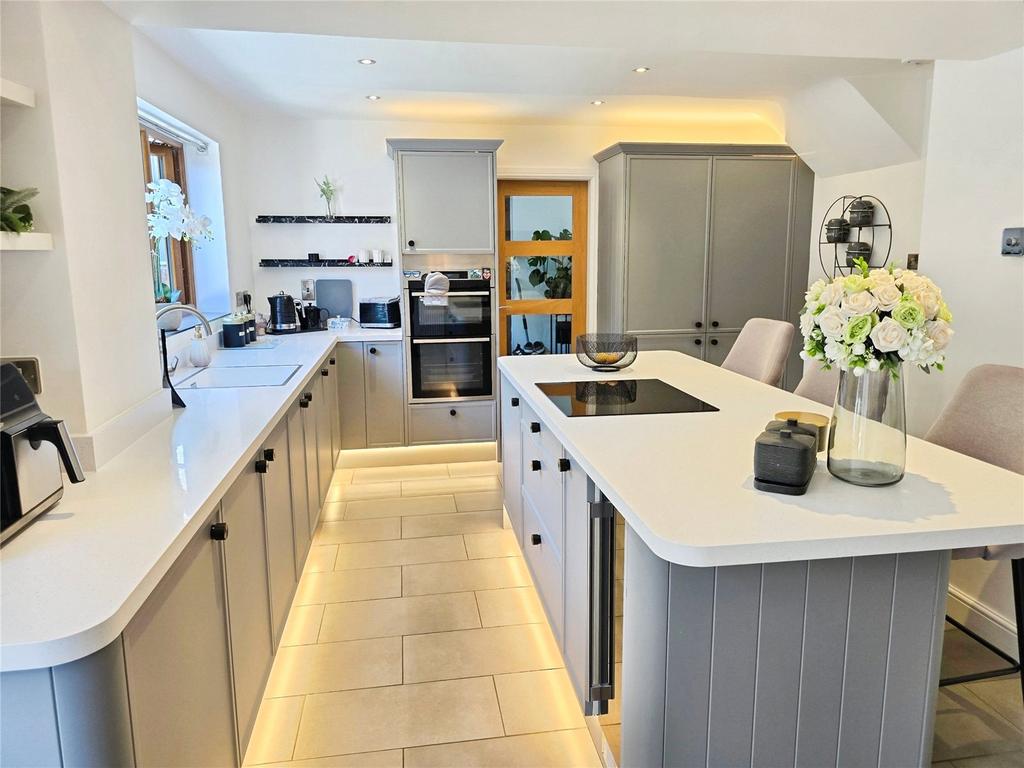 Dinin Kitchen
