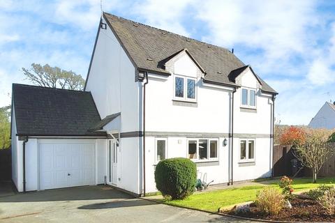 4 bedroom detached house for sale, Abbey Close, Welshpool SY21