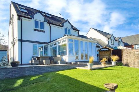 4 bedroom detached house for sale, Abbey Close, Welshpool SY21