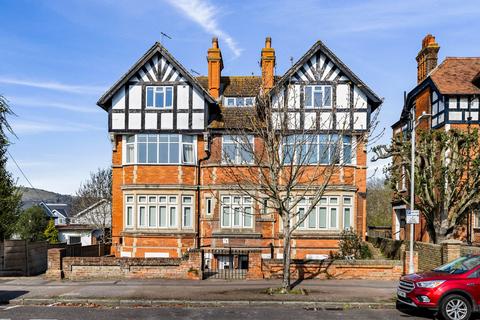 1 bedroom flat for sale, Radnor Park Avenue, Folkestone, CT19
