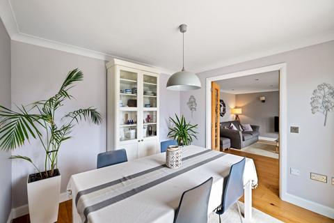 10 Alexandra Corniche, Hythe, CT21 5RN