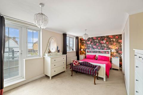 10 Alexandra Corniche, Hythe, CT21 5RN
