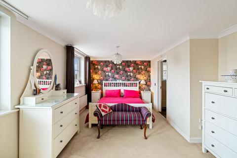 10 Alexandra Corniche, Hythe, CT21 5RN