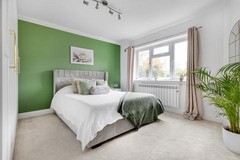 331a Hook Road, Epsom, KT19 8QU
