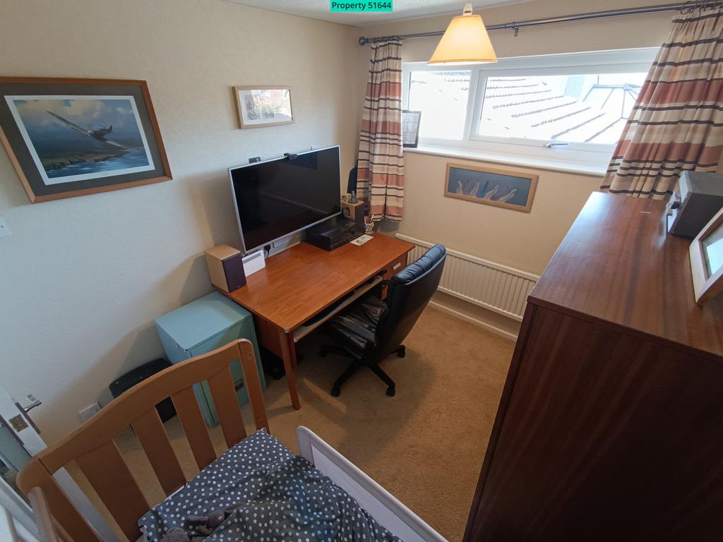Bedroom 5/Study