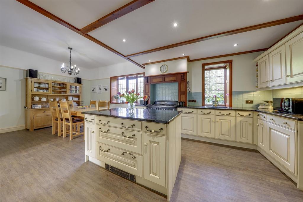 Kitchen / Dining