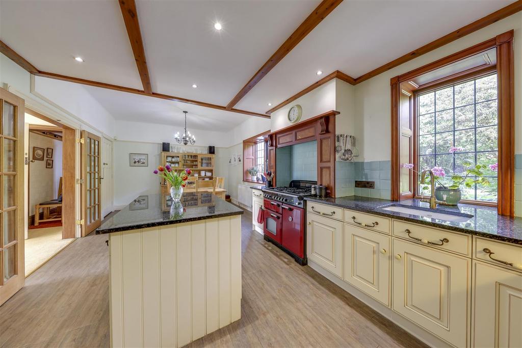 Kitchen Alt