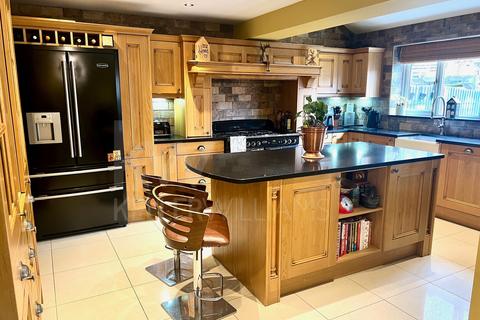 1 Elm Grove, Wootton, Northampton, NN4 6FB