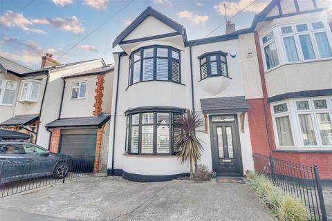 undefined, Woodfield Park Drive, Leigh-On-Sea SS9