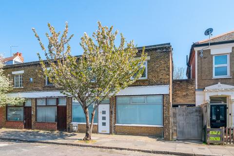 undefined, Kirkton Road, London N15