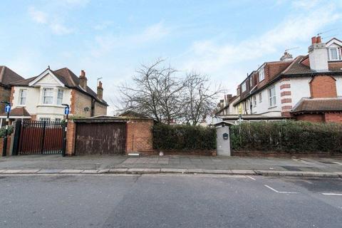 1 bedroom bungalow to rent, Horn Lane, Acton W3