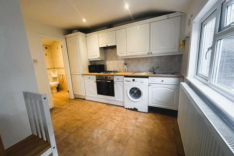 1 bedroom bungalow to rent, Horn Lane, Acton W3