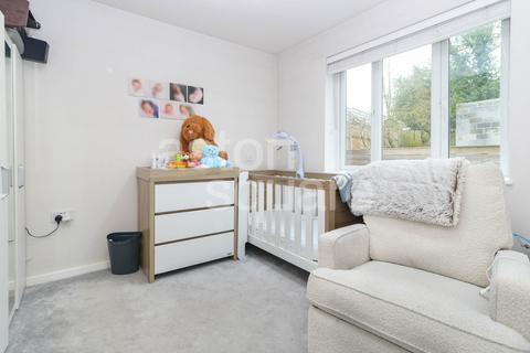 2 bedroom flat to rent, Montpelier Rise, London NW11