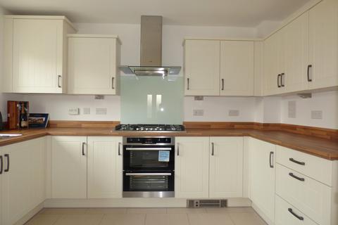 3 bedroom end of terrace house for sale, Saunders Avenue, Bishopdown SP1
