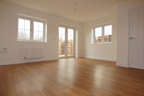 3 bedroom end of terrace house for sale, Saunders Avenue, Bishopdown SP1