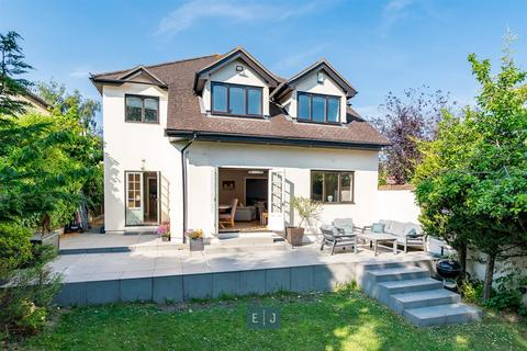 4 bedroom detached house for sale, Luctons Avenue, Buckhurst Hill IG9