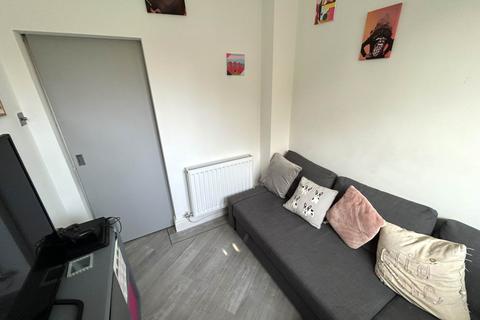 8 Beech Avenue, Chadderton, Oldham, OL1 2RD