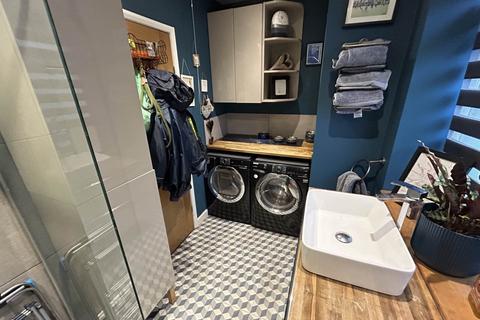 83 Cathedral Road, Chadderton, Oldham, OL9 0RG