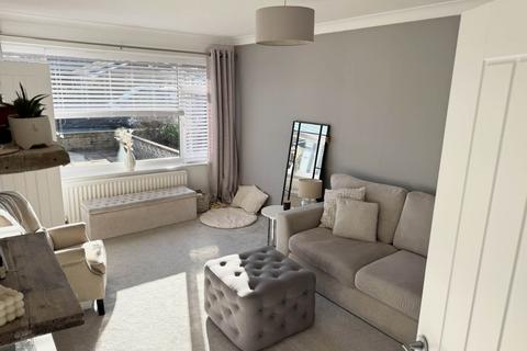 26 Chichester Crescent, Chadderton, Oldham, OL9 0RW