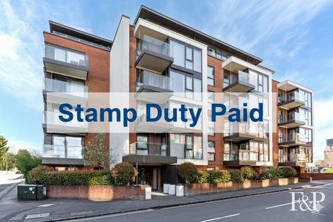 2 bedroom apartment for sale, Station Road, Gerrards Cross