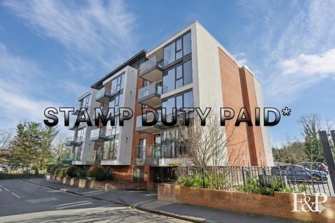2 bedroom apartment for sale, Station Road, Gerrards Cross