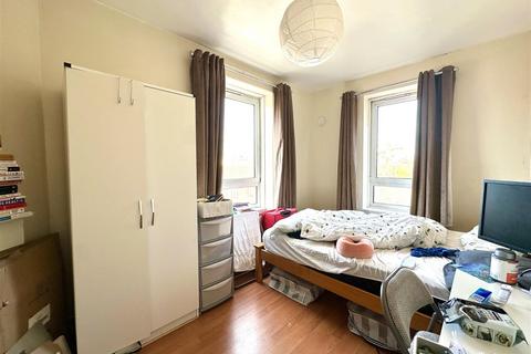 3 bedroom flat for sale, Tent Street, London E1