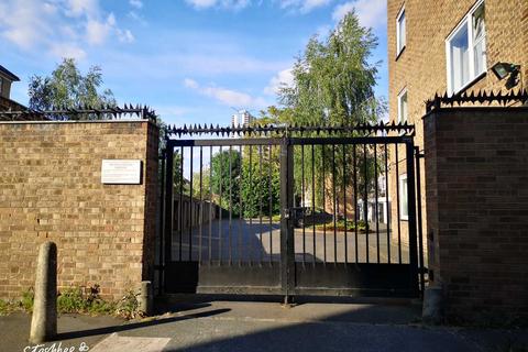 undefined, Kennington Park Road, London SE11