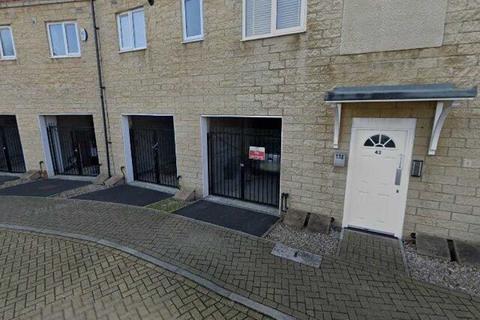 Garage to rent, Chillingham Road, Newcastle upon Tyne NE6