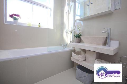 1 bedroom in a flat share to rent, London NW8