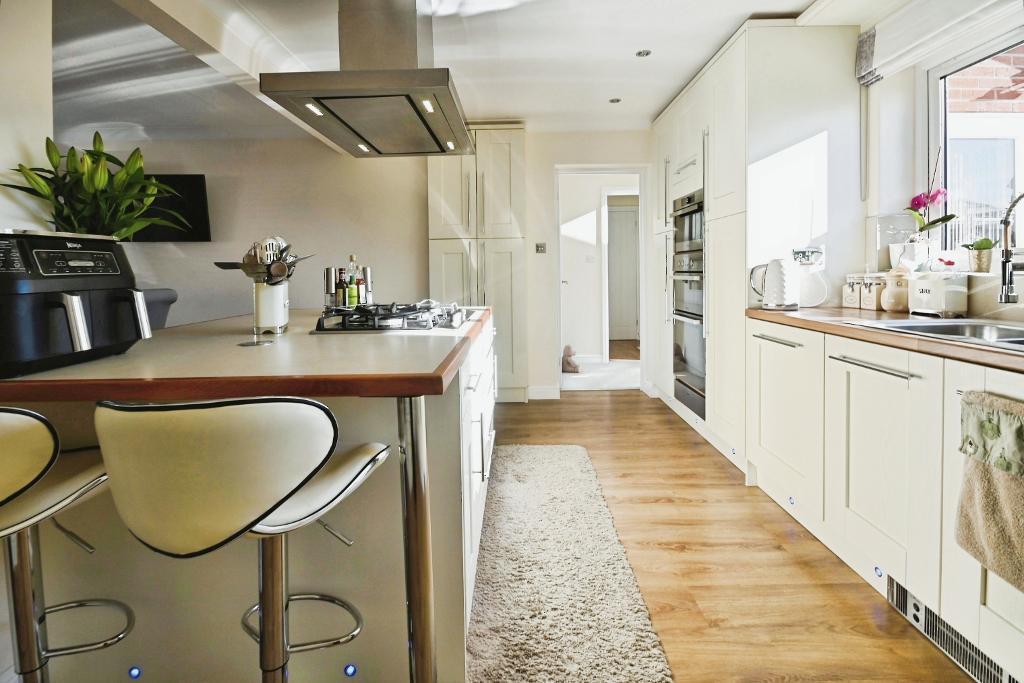 Kitchen Dining Area