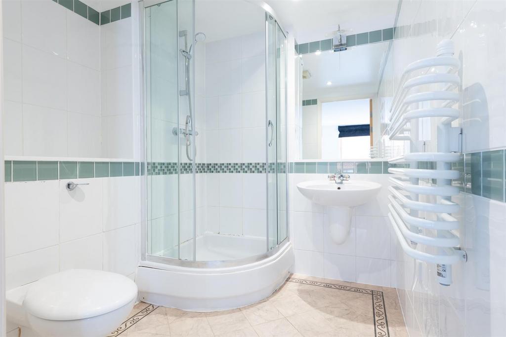 EN-SUITE SHOWER ROOM.jpg