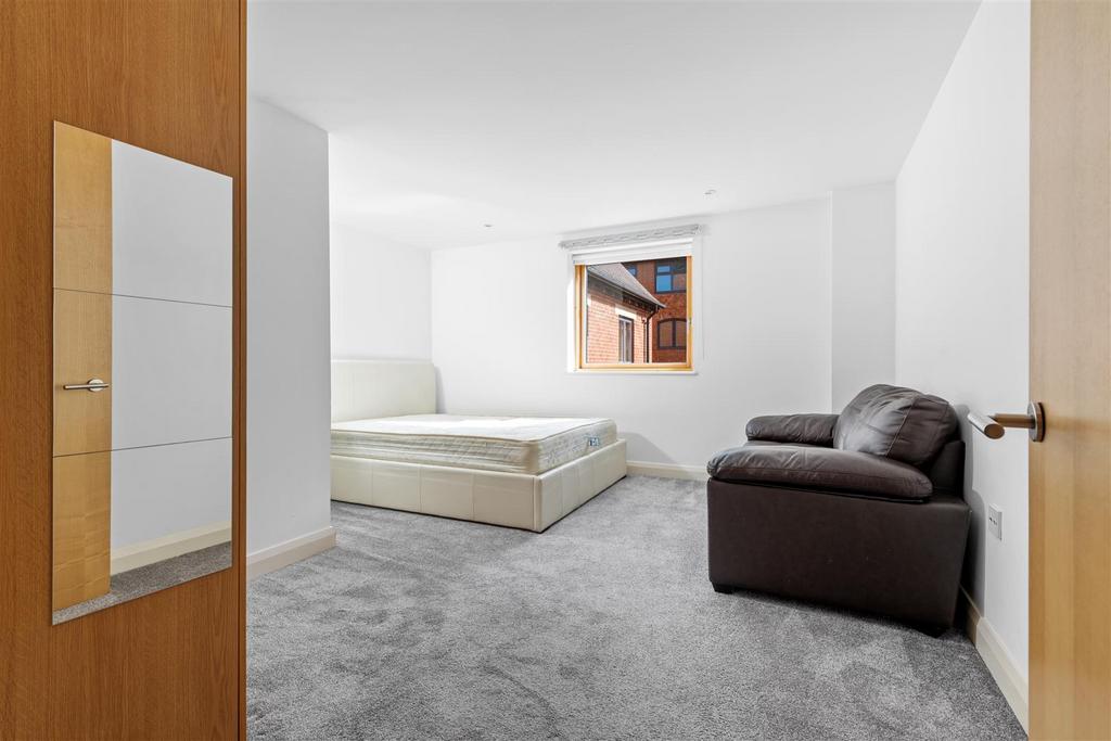 BEDROOM 2.jpg