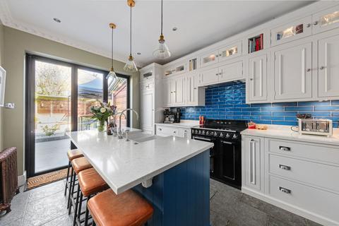 11 Phoenix Road, London, SE20 7BT