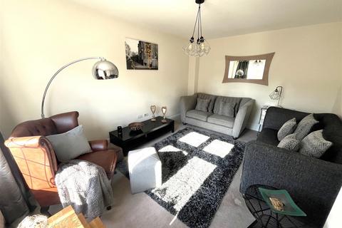 16 Cherhill Way, Calne, SN11 0FG