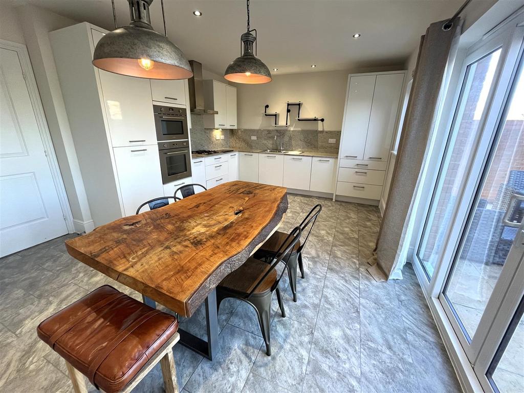 Kitchen / Diner