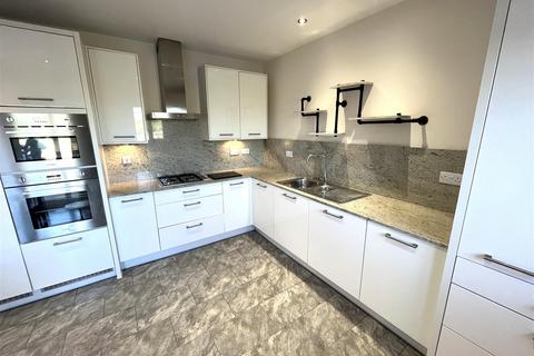 16 Cherhill Way, Calne, SN11 0FG