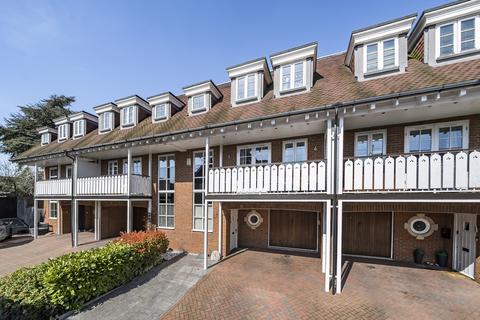 7 Southbank, Hextable, Swanley, BR8 7PP