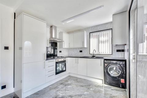 3 bedroom semi-detached house for sale, Stancliffe Avenue, Nottingham