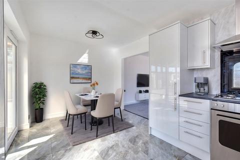 3 bedroom semi-detached house for sale, Stancliffe Avenue, Nottingham
