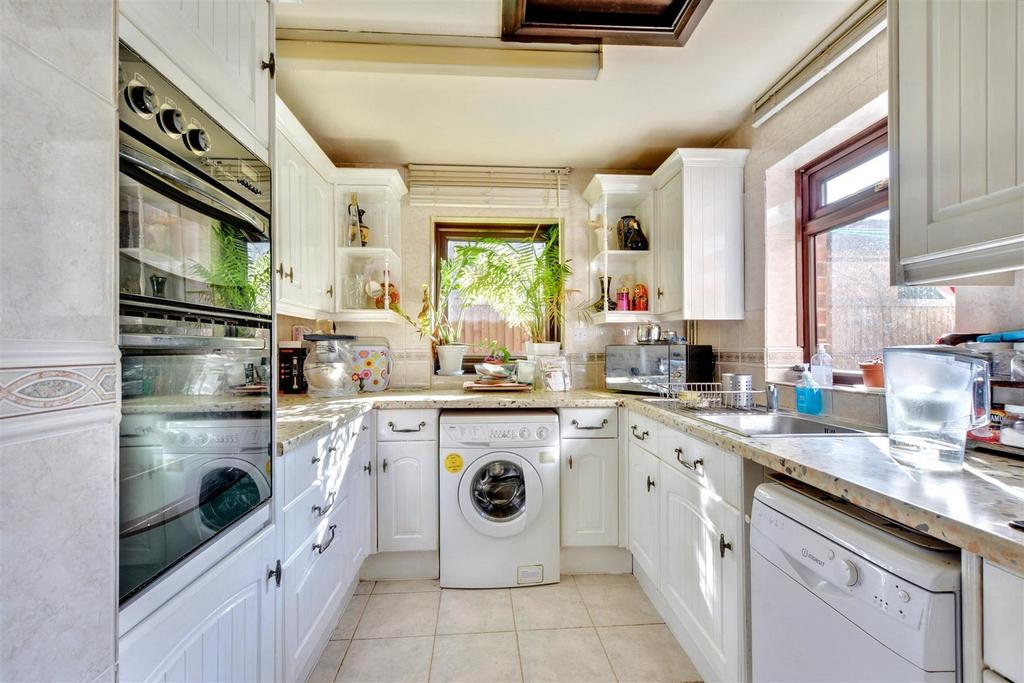 Kitchen  (3).jpeg