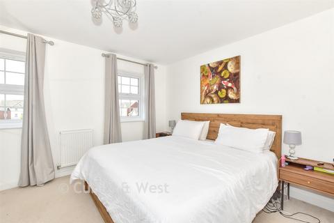 4 bedroom end of terrace house for sale, Thompson Grove, Littlehampton BN17