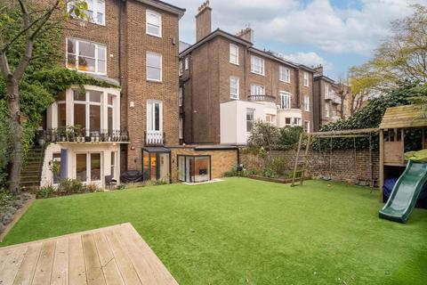 Garden Flat, 31 Belsize Park, London, NW3 4DX