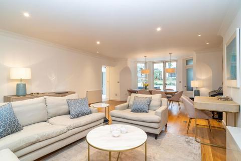 Garden Flat, 31 Belsize Park, London, NW3 4DX