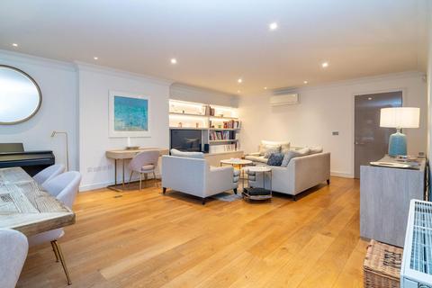Garden Flat, 31 Belsize Park, London, NW3 4DX