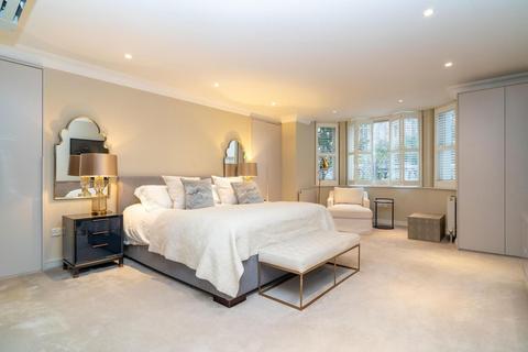 Garden Flat, 31 Belsize Park, London, NW3 4DX