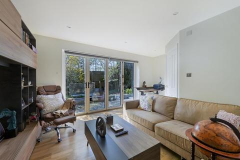 2 bedroom terraced house to rent, Friars Mead, Isle of Dogs, E14