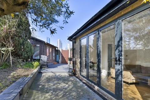 2 bedroom terraced house to rent, Friars Mead, Isle of Dogs, E14