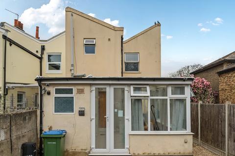100 Plumstead Common Road, London, SE18 3RE